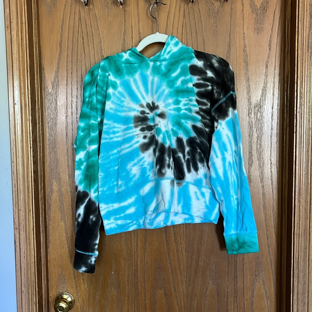 Tie-Dye Buttery Soft Aerie Offline cropped hoodie Size M